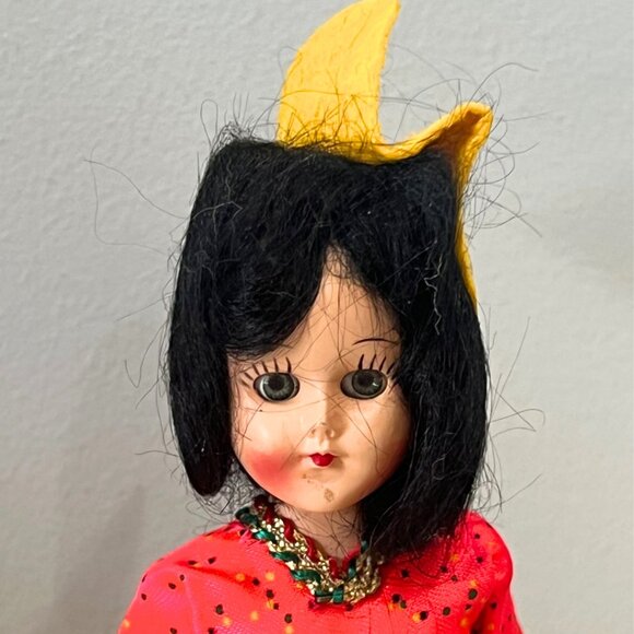 Vintage 7.5" Doll Spanish Mexican Girl Sleepy Eyes Floral Dress Souvenir - Picture 3 of 13